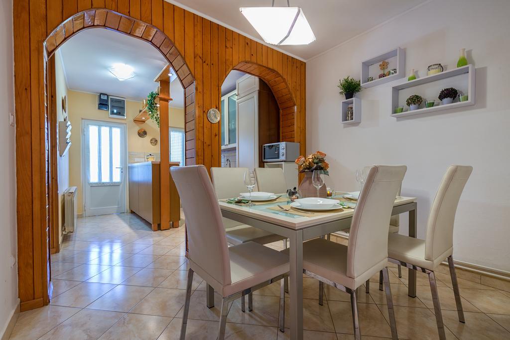 Holiday Villa Anna Primorski Dolac Екстер'єр фото